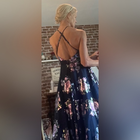 CITY STUDIO Womens Navy Mesh Crisscross
Strappy Back Formal Dress, Sz 3/4 NWT - Picture 4 of 12